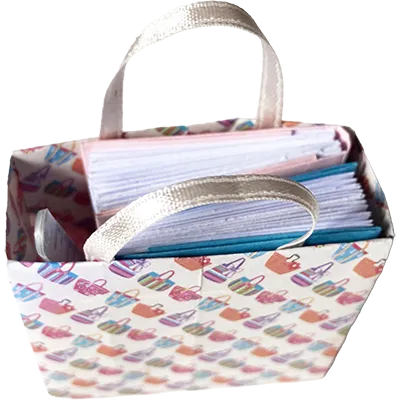 Miniature - Sac d'école miniature fait main – Motif paniers et fournitures scolaires